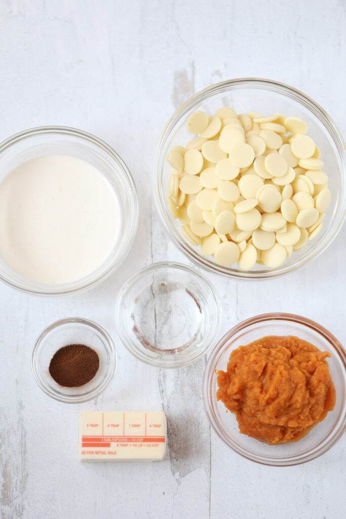 pumpkin spice latte macarons