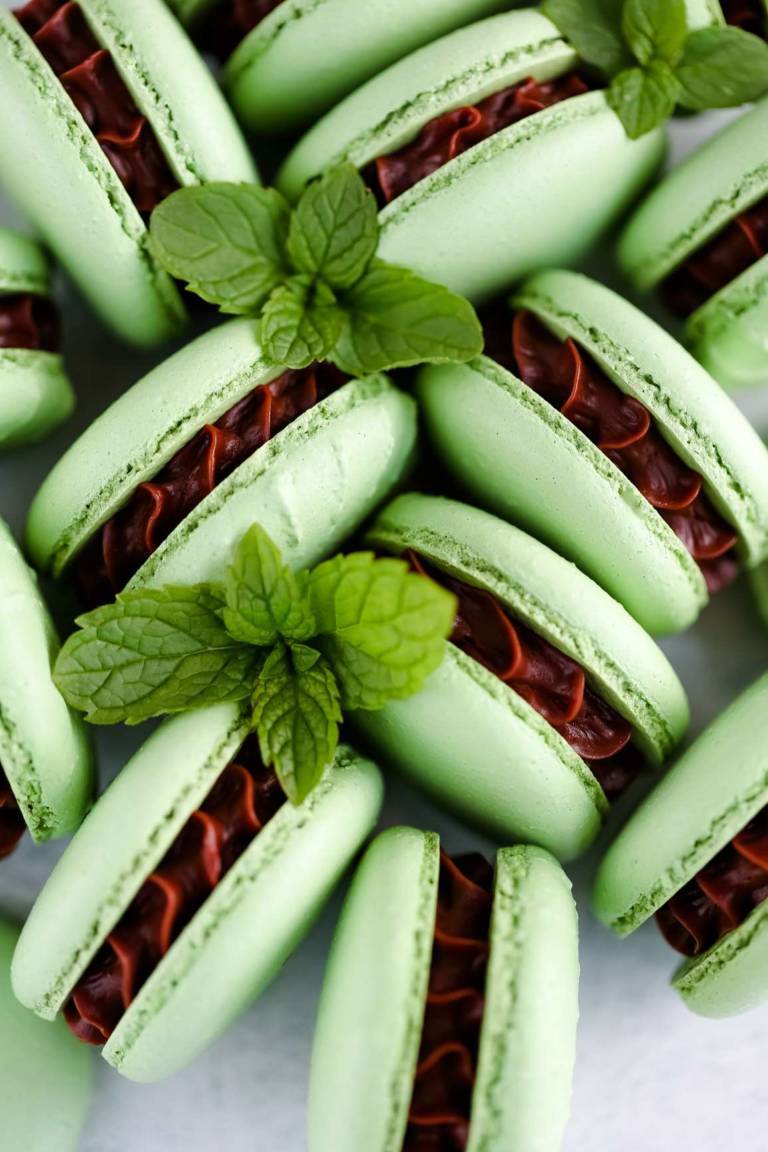 chocolate mint macarons