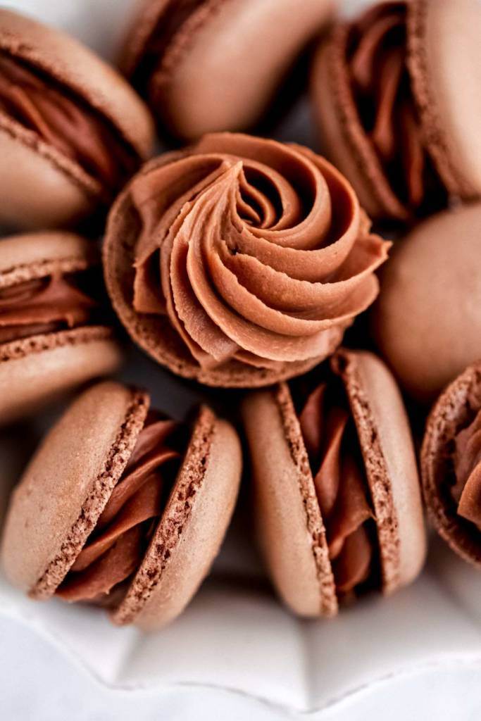 chocolate cheesecake macarons