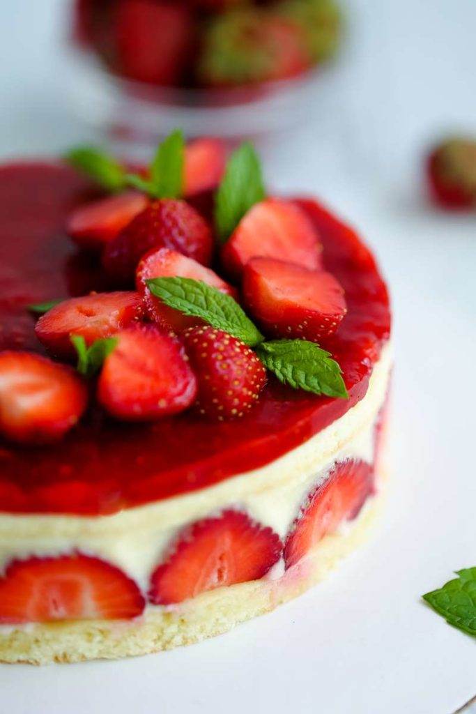 Fraisier cake