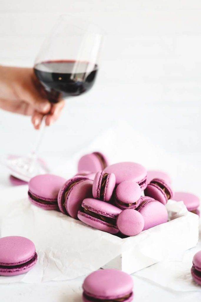 red wine macarons
