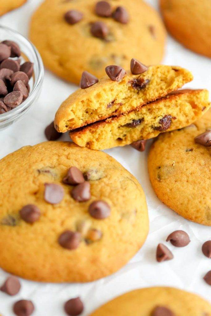pumpkin chocolate chip cookies